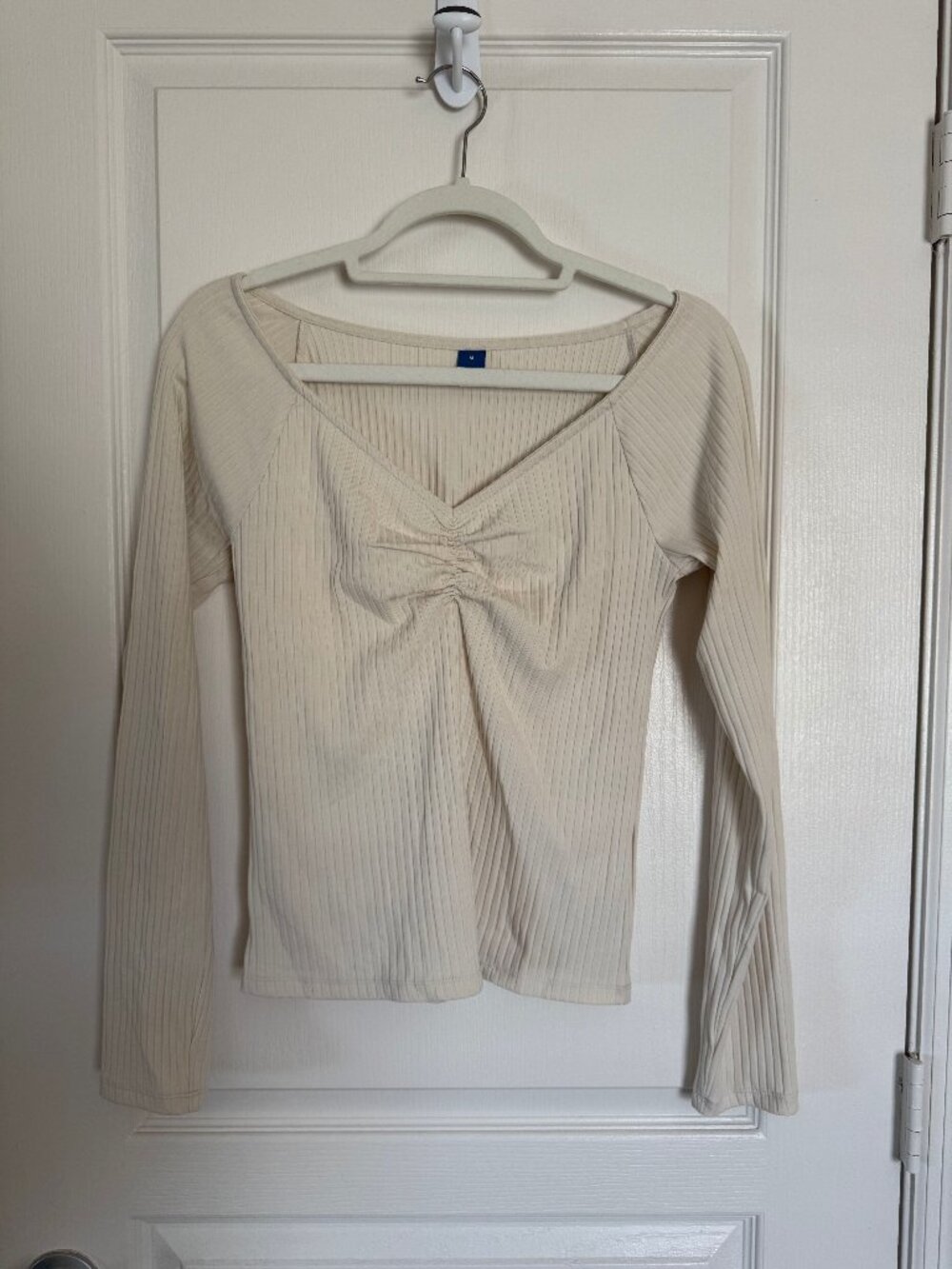 Old Navy Ribbed Ruched-Front Long Sleeve Top — Cream — Size M